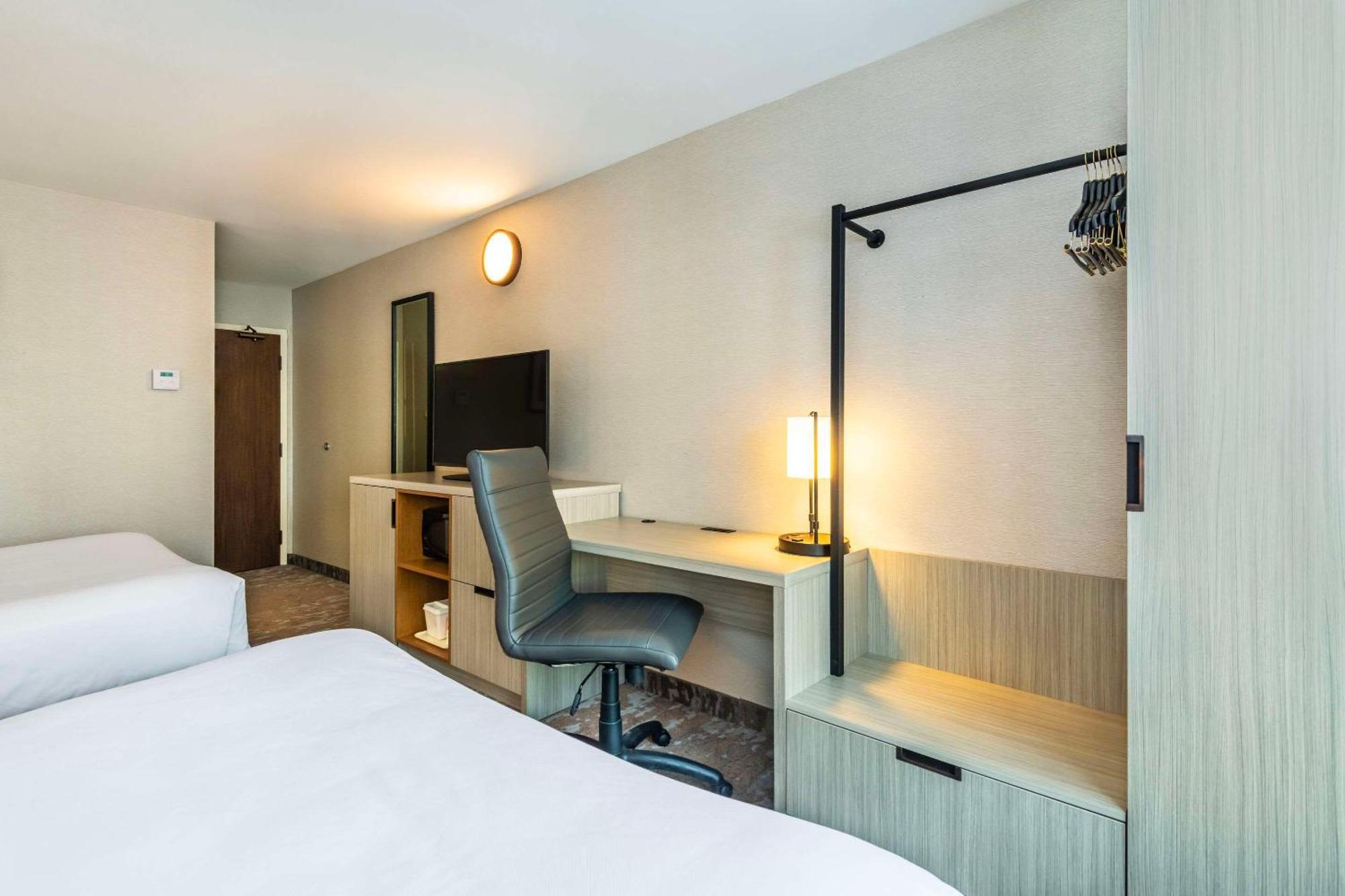 Comfort Inn Airport East Québec Kültér fotó